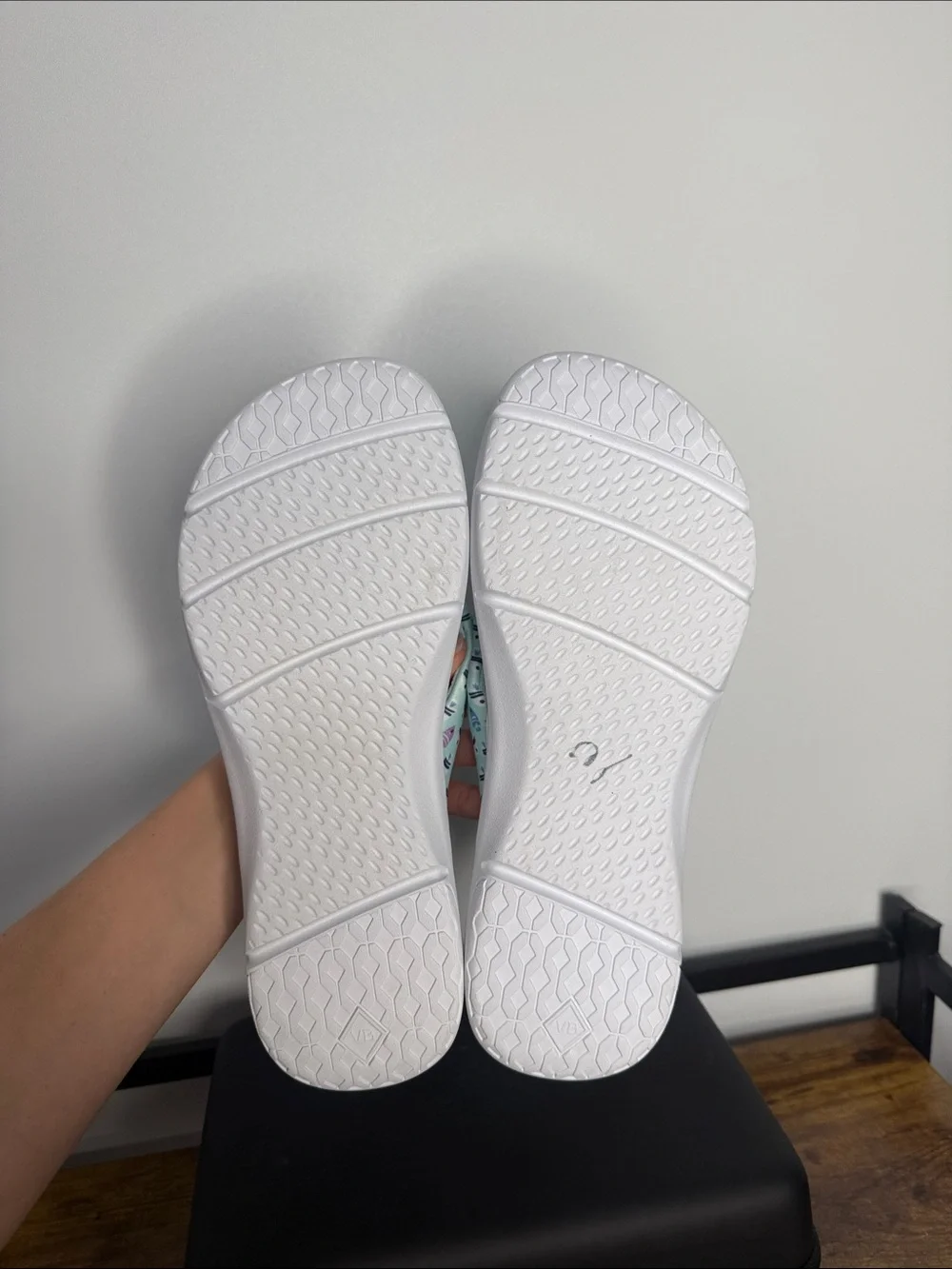 Vera Bradley Light Blue Fish Printed Flip-Flop Sandals Size 10